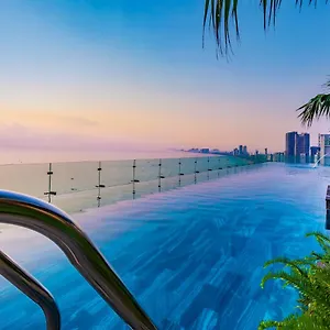 Peninsula ***** Da Nang